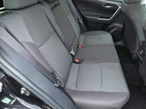 Used 2025 Toyota RAV4 XLE AWD/4WD image 20