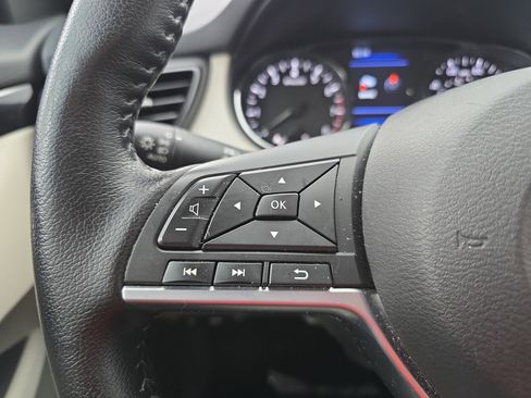 Certified 2022 Nissan Rogue Sport SL image 16