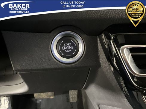 Certified 2025 Chevrolet Traverse LT w/ Sun and Wheel Package image 18