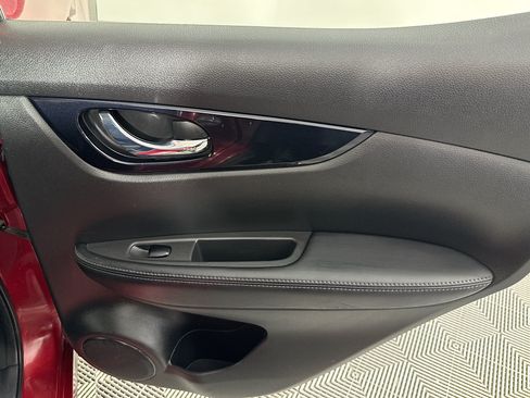 Used 2020 Nissan Rogue Sport SV w/ All-Weather Package AWD/4WD image 26