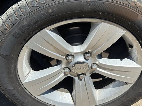 Used 2013 Jeep Patriot Latitude AWD/4WD image 3
