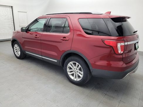 Used 2017 Ford Explorer XLT w/ Equipment Group 201A FWD image 3