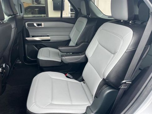 Used 2021 Ford Explorer XLT w/ Equipment Group 202A image 20