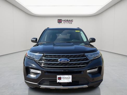 Used 2023 Ford Explorer XLT w/ Equipment Group 202A AWD/4WD image 2