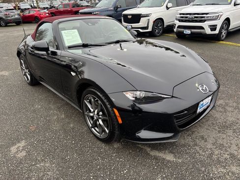Used 2018 MAZDA MX-5 Miata Grand Touring image 3
