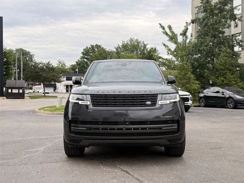 Used 2025 Land Rover Range Rover SE AWD/4WD image 8