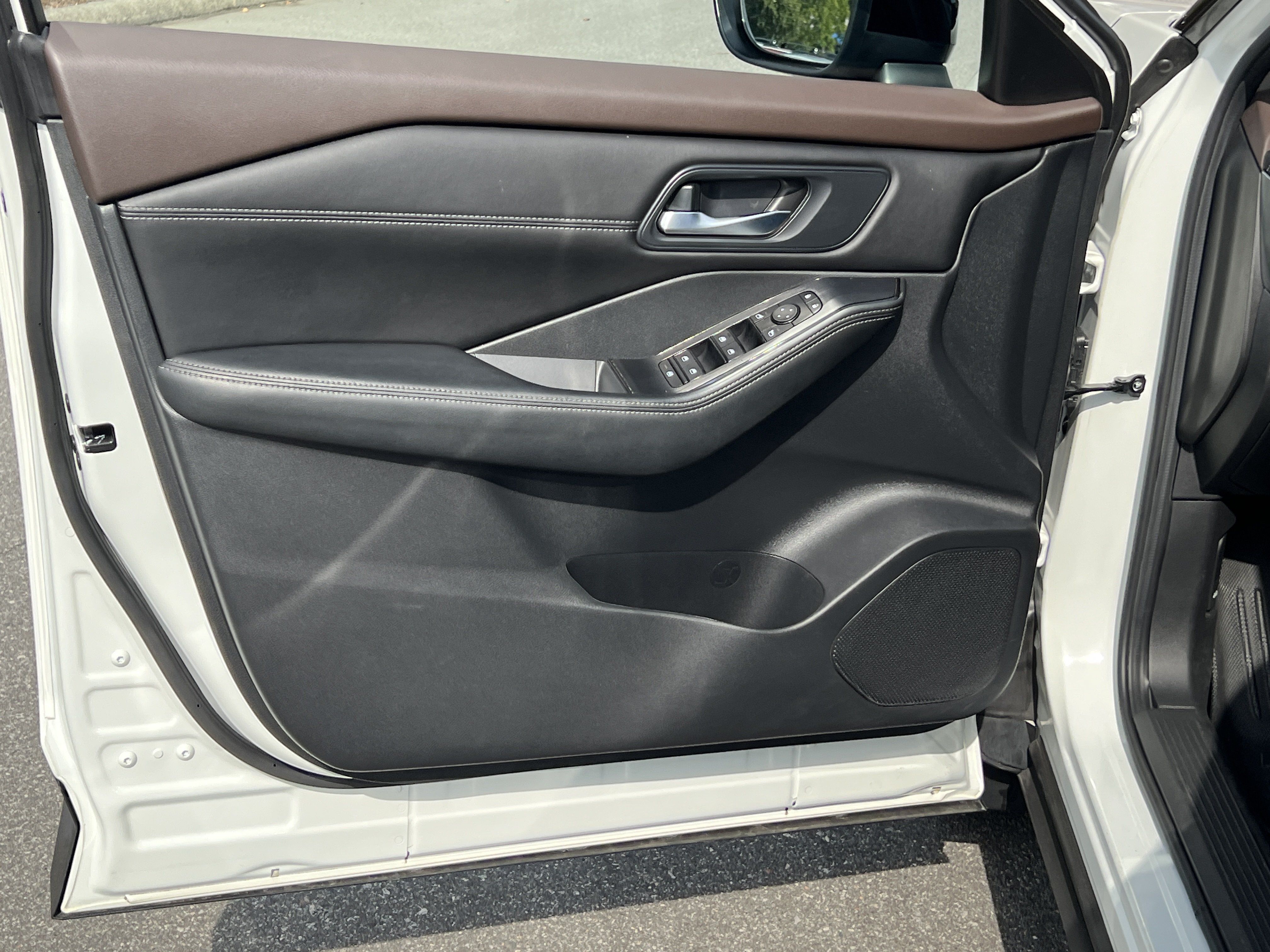 Certified 2023 Nissan Rogue SV w/ SV Premium B Package AWD/4WD image 20