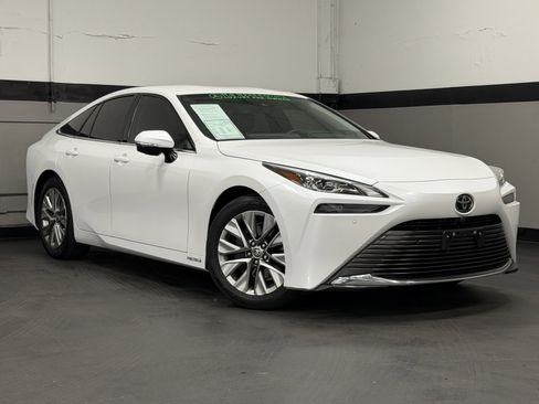 Used 2023 Toyota Mirai XLE image 2