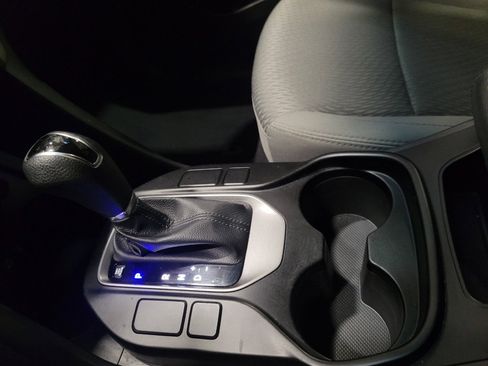 Used 2018 Hyundai Santa Fe Sport image 26