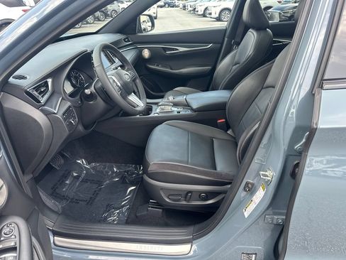 Used 2023 INFINITI QX50 Sport w/ Cargo Package FWD image 9