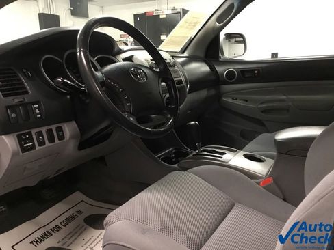 Used 2011 Toyota Tacoma 4x4 Double Cab w/ TRD Sport Pkg image 19