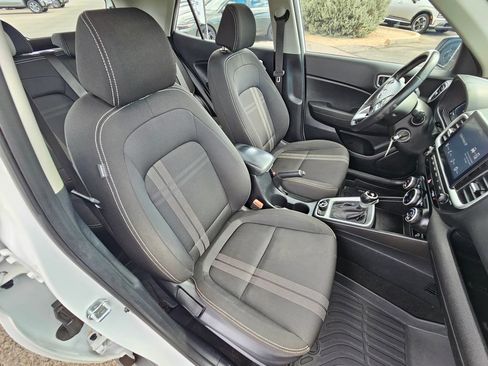 Used 2023 Hyundai Venue SEL w/ Cargo Package FWD image 13