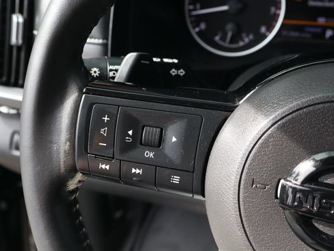 Used 2024 Nissan Pathfinder SL w/ SL Premium Package FWD image 24