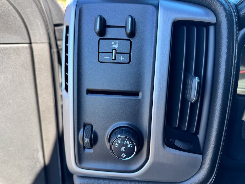 Used 2017 GMC Sierra 1500 SLT RWD image 24