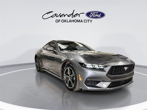 Used 2025 Ford Mustang Coupe image 2