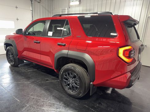 New 2026 Toyota 4Runner SR5 AWD/4WD image 2