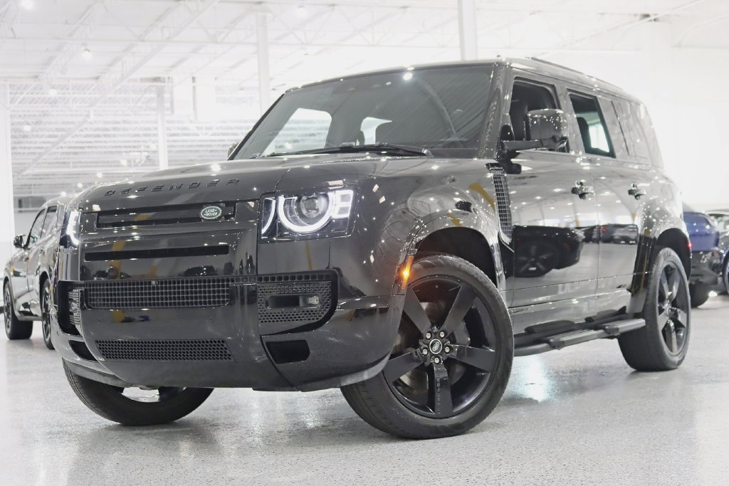 Used 2025 Land Rover Defender 110 X-Dynamic SE AWD/4WD image 7
