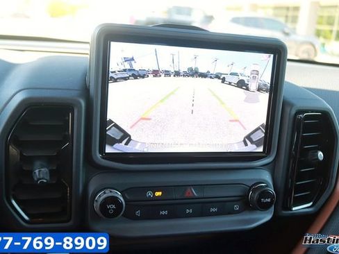 Certified 2022 Ford Bronco Sport Outer Banks w/ Tech Package AWD/4WD image 28
