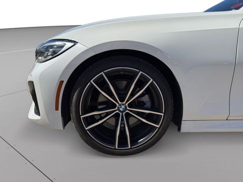 Used 2019 BMW 330i Sedan w/ M Sport Package RWD image 9
