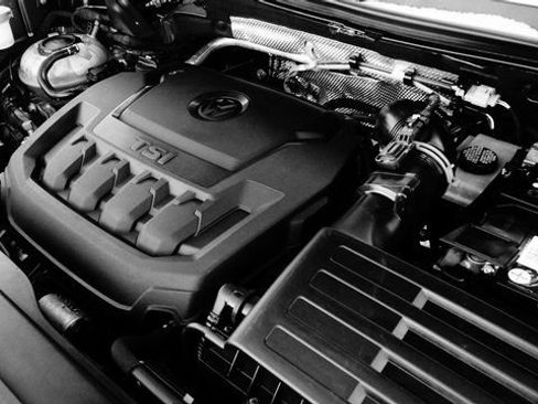 Certified 2021 Volkswagen Tiguan SE w/ Panoramic Sunroof Package image 67