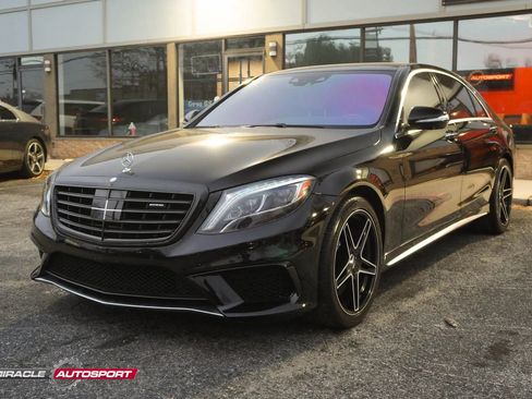 Used 2015 Mercedes-Benz S 63 AMG 4MATIC Sedan w/ Driver Assistance Package image 3