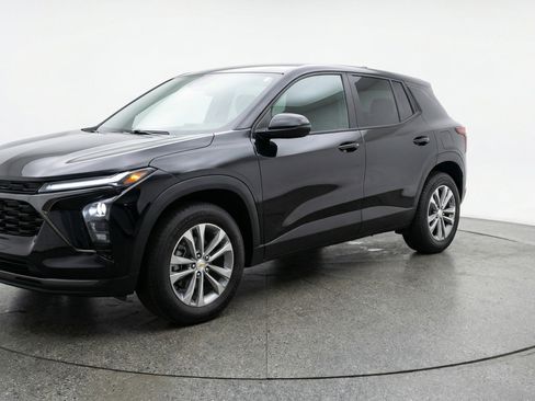 Used 2025 Chevrolet Equinox LT FWD image 3