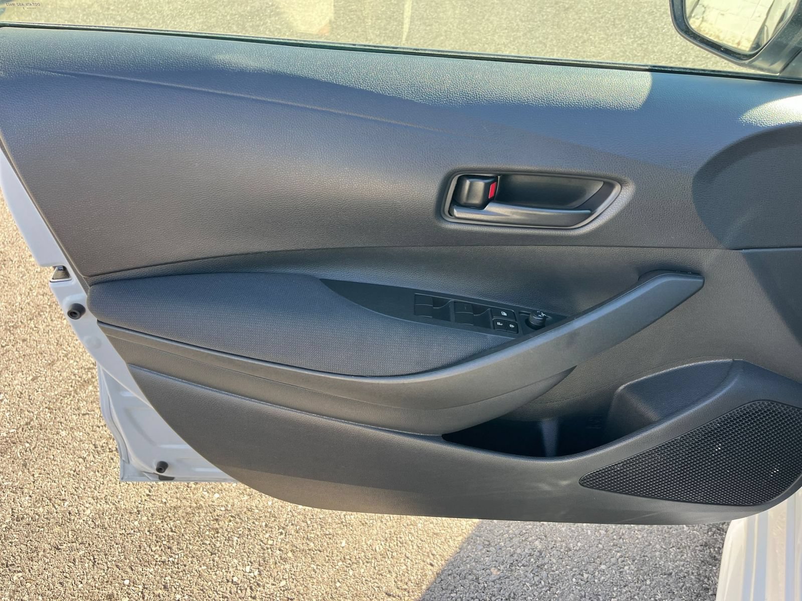 Used 2025 Toyota Corolla LE FWD image 18