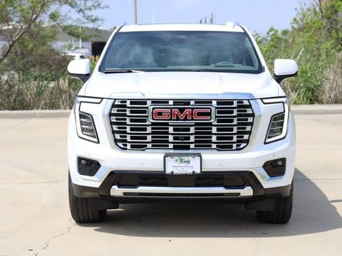 New 2026 GMC Yukon Denali w/ Denali Reserve Package image 2