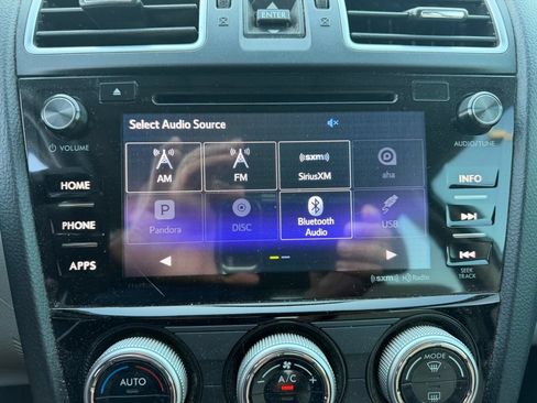 Used 2018 Subaru Forester 2.5i Premium w/ All-Weather Package AWD/4WD image 9