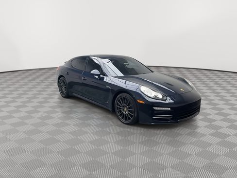 Used 2016 Porsche Panamera 4 Edition image 33