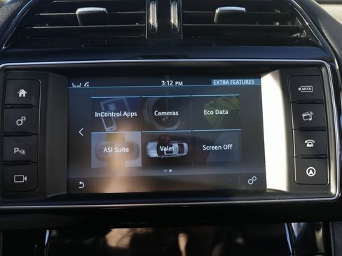 Used 2017 Jaguar F-PACE R-Sport image 57