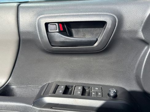 Used 2023 Toyota Tacoma SR AWD/4WD image 21