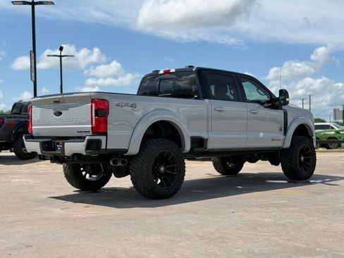 Used 2025 Ford F250 Lariat w/ Lariat Ultimate Package AWD/4WD image 2