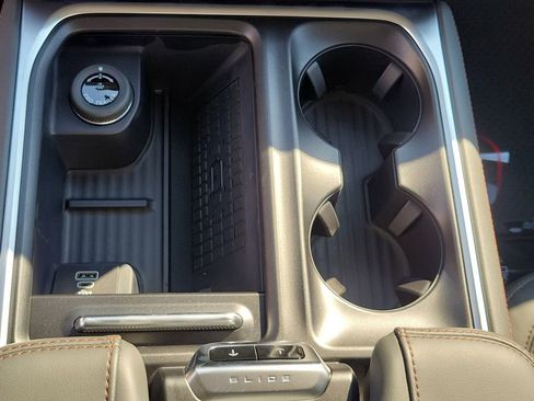 New 2025 Ford Expedition Active image 33