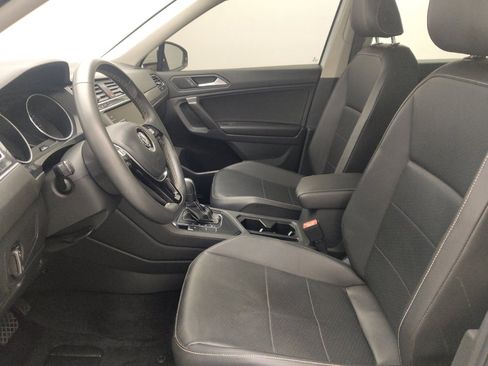 Used 2021 Volkswagen Tiguan SEL FWD image 17