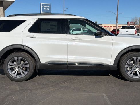 New 2026 Ford Explorer Active w/ Active Comfort Package image 2