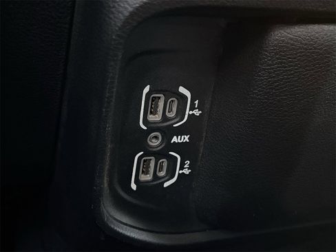 Used 2022 RAM 2500 Big Horn w/ Cold Weather Group image 24