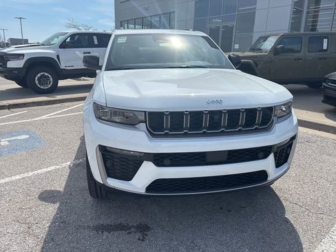New 2026 Jeep Grand Cherokee L Limited AWD/4WD image 9