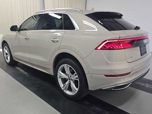 Used 2023 Audi Q8 Premium w/ Convenience Package AWD/4WD image 4