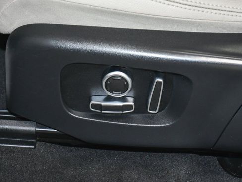 Used 2022 Land Rover Discovery Sport S image 41