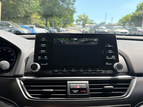 Used 2019 Honda Accord LX image 32