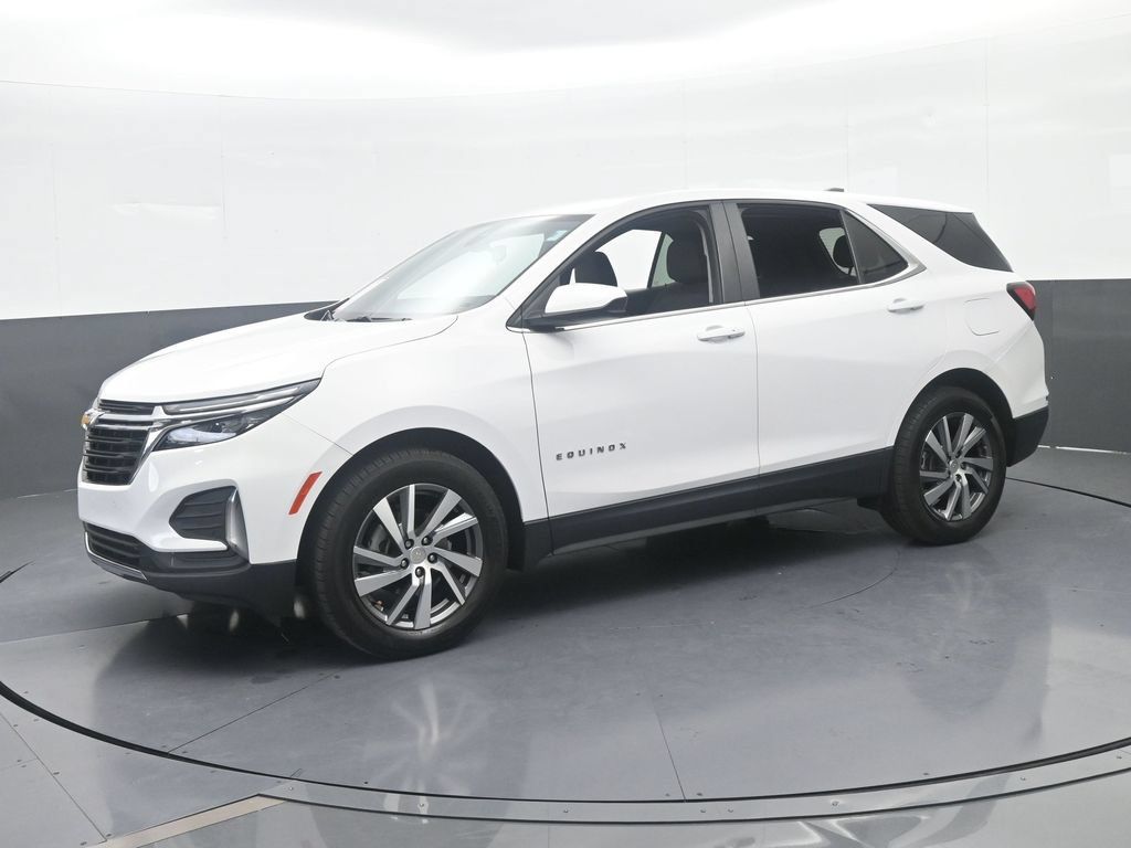 Used 2024 Chevrolet Equinox LT FWD image 2