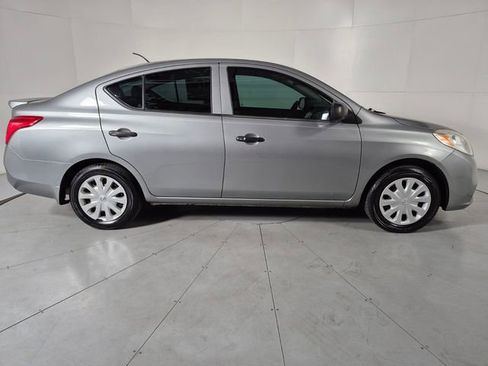 Used 2014 Nissan Versa S Plus FWD image 5