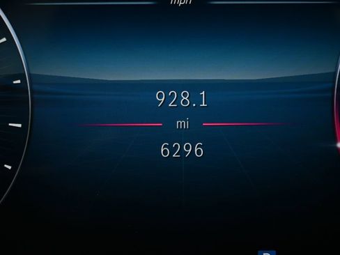 Used 2025 Mercedes-Benz C 300 Sedan image 11