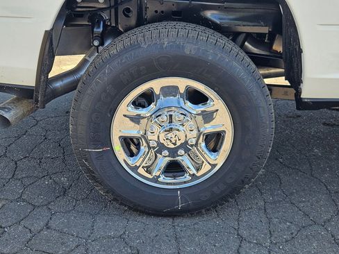 New 2026 RAM 2500 Tradesman AWD/4WD image 9