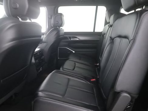 Used 2024 Jeep Wagoneer Series II AWD/4WD image 29