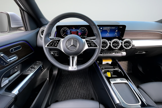 Certified 2026 Mercedes-Benz GLB 250 4MATIC image 8