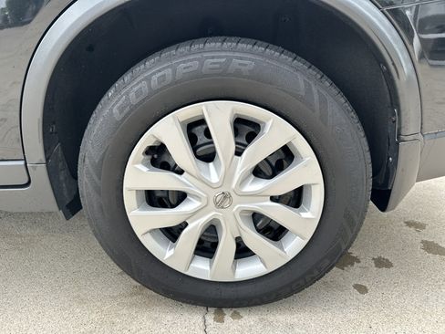 Used 2018 Nissan Rogue S AWD/4WD image 34