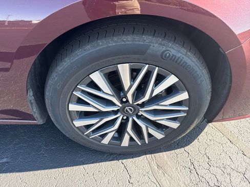 Used 2025 Nissan Altima 2.5 SV FWD image 21
