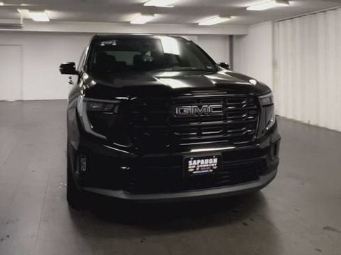 Certified 2024 GMC Acadia Elevation w/ Black Edition FWD image 5